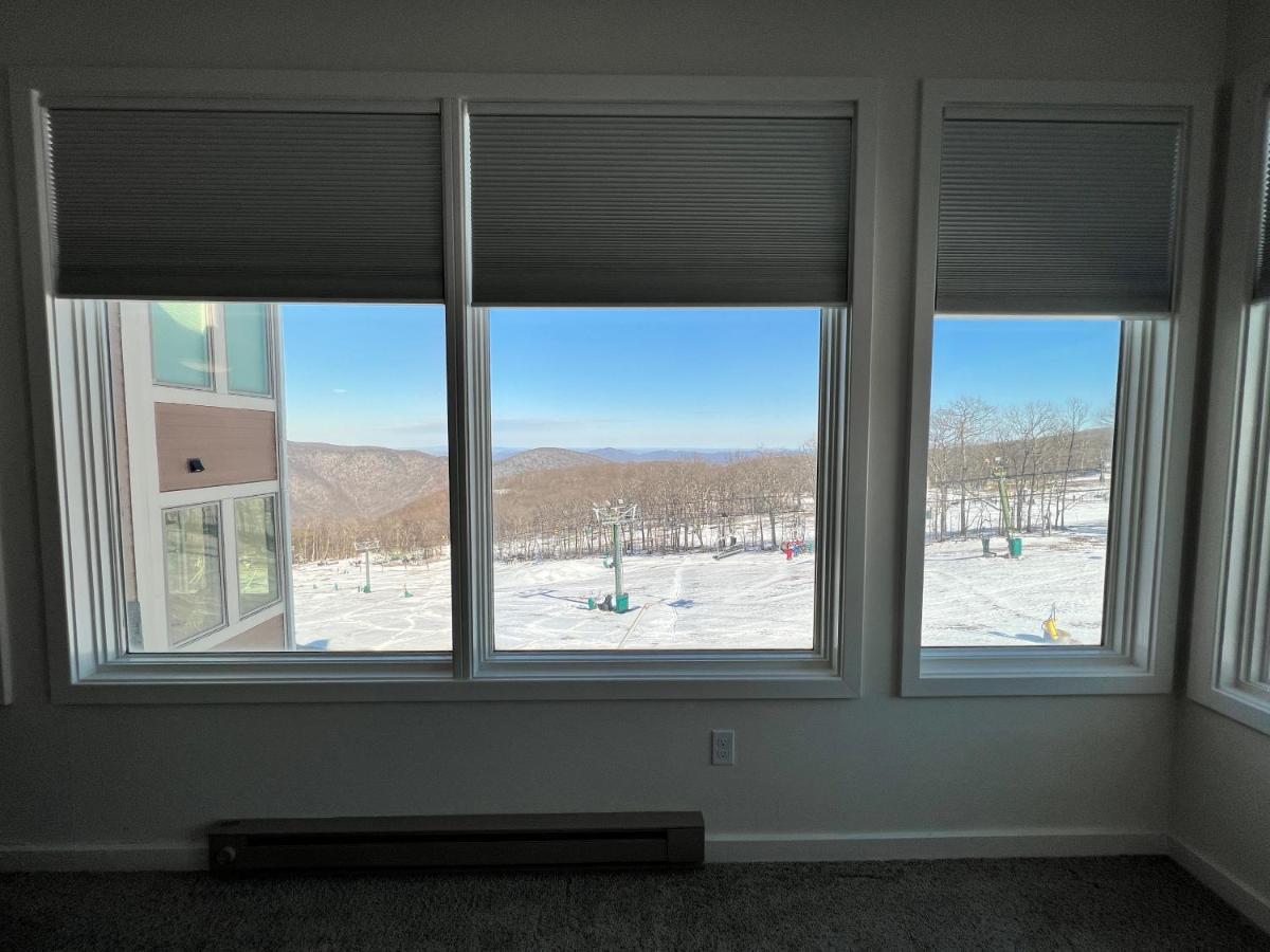 Diamond Adventure Slope Side With Foosball And Arcade At Wintergreen Resort Extérieur photo